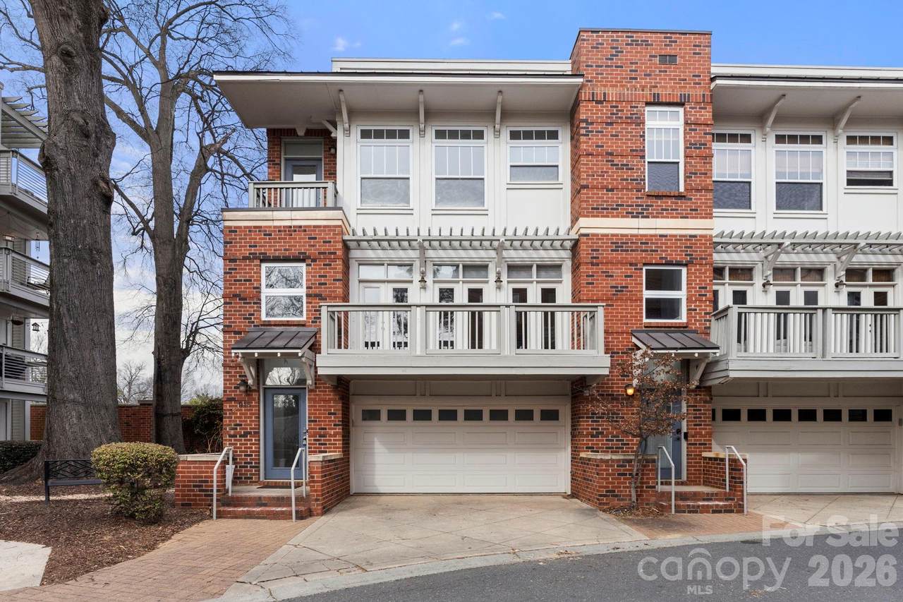915 Gracie Way - Photo 1