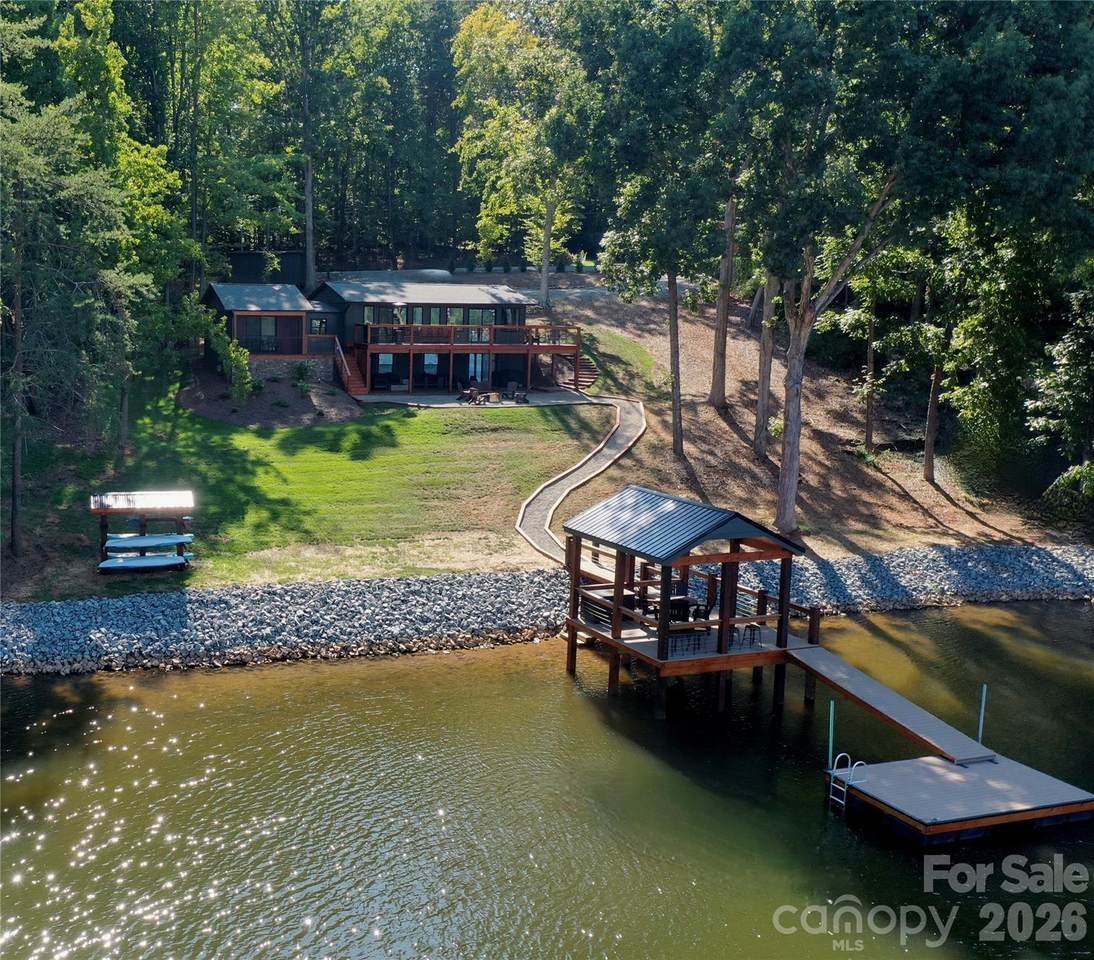 128 Wickford Lane - Photo 1