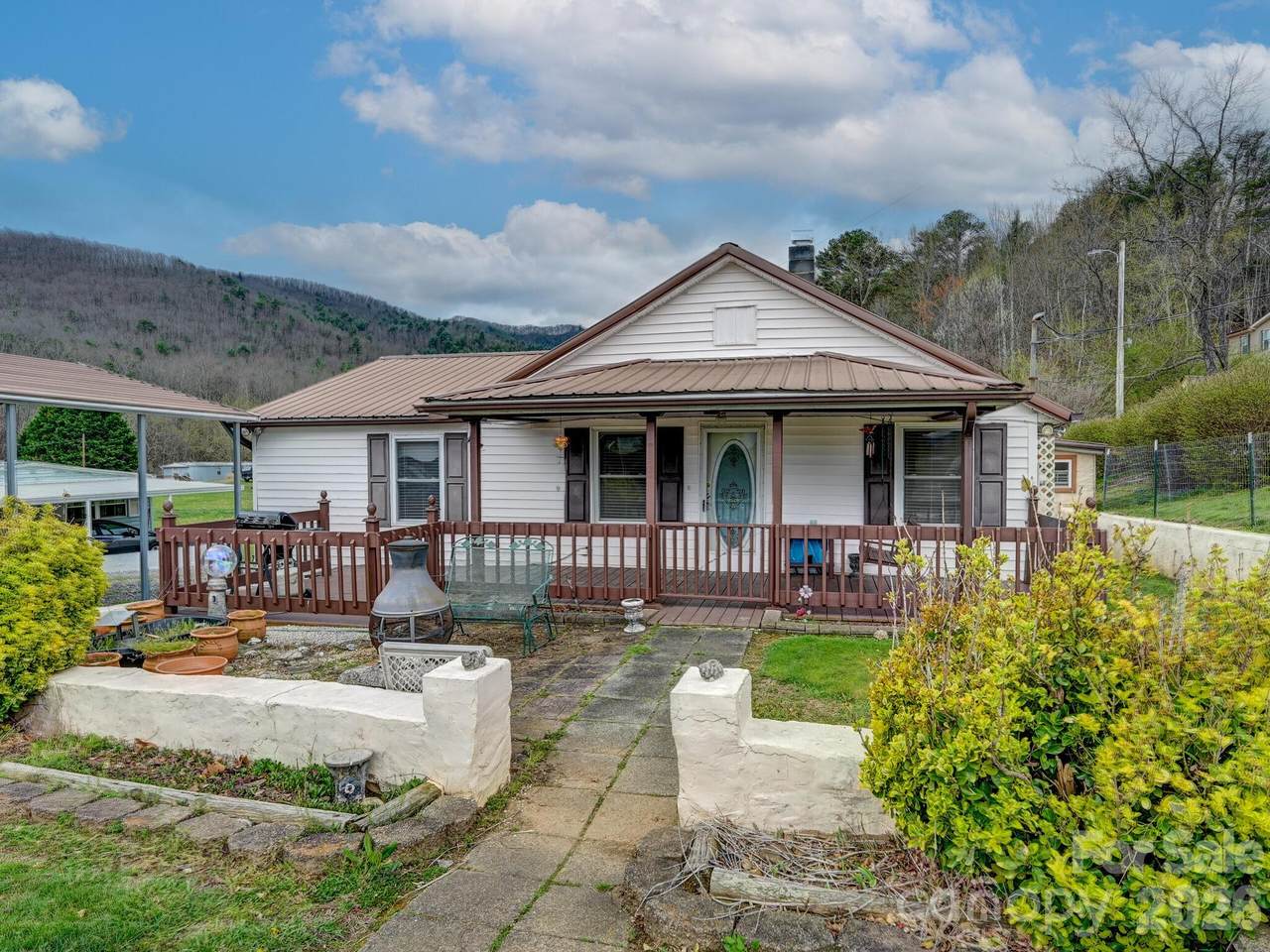 118 & 124 East Lawson Road - Photo 1