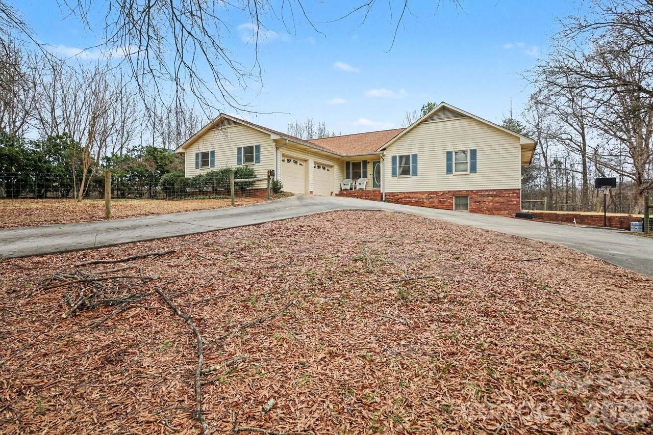 236 Tussey Road - Photo 1