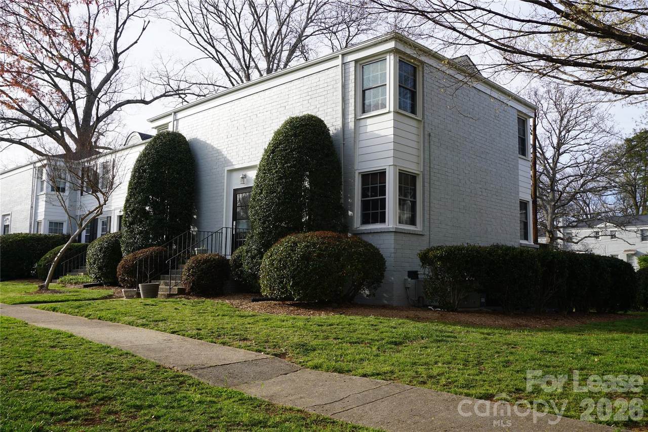 524 Wakefield Drive - Photo 1