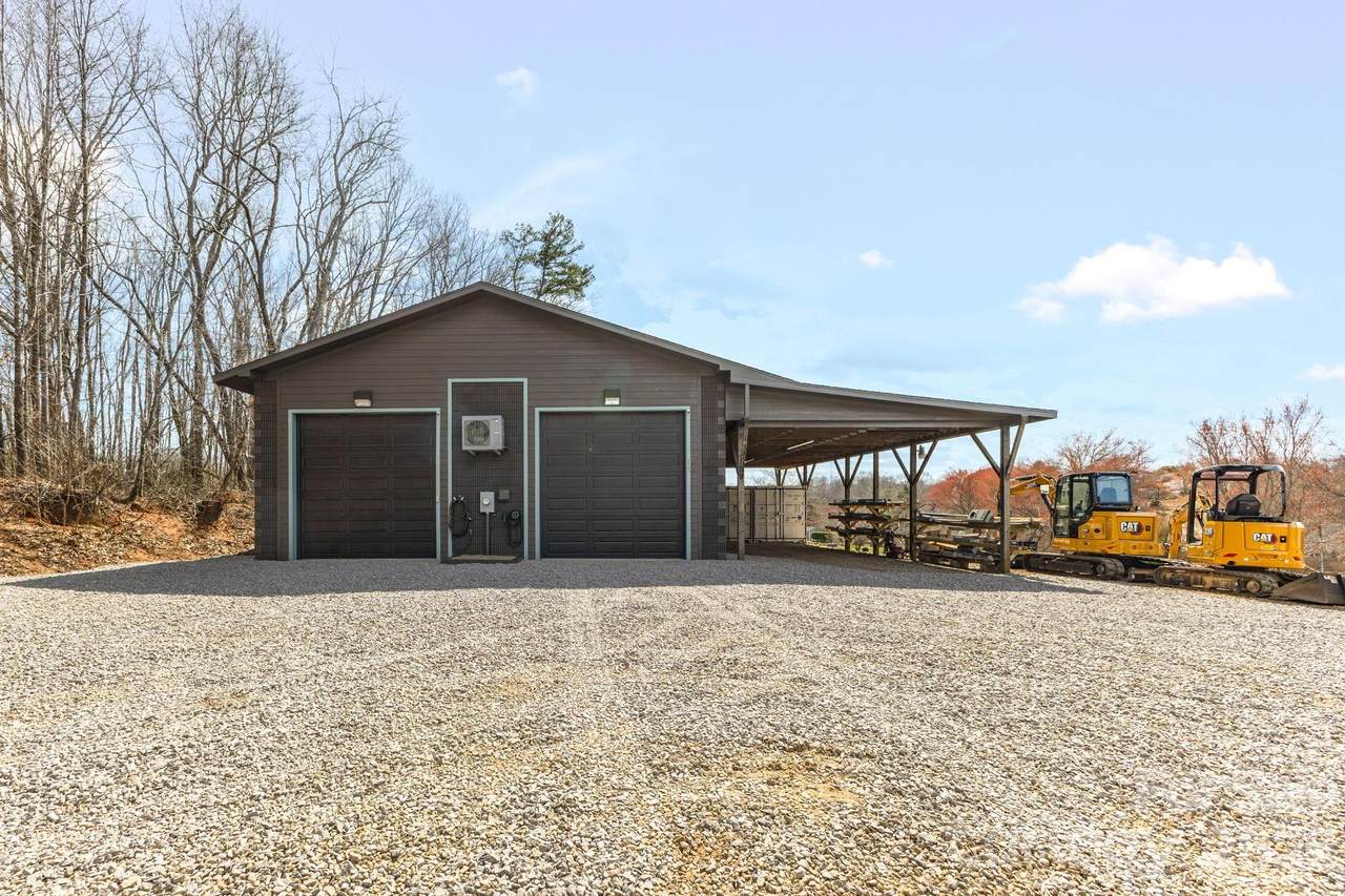17 Red Leaf Road - Photo 1