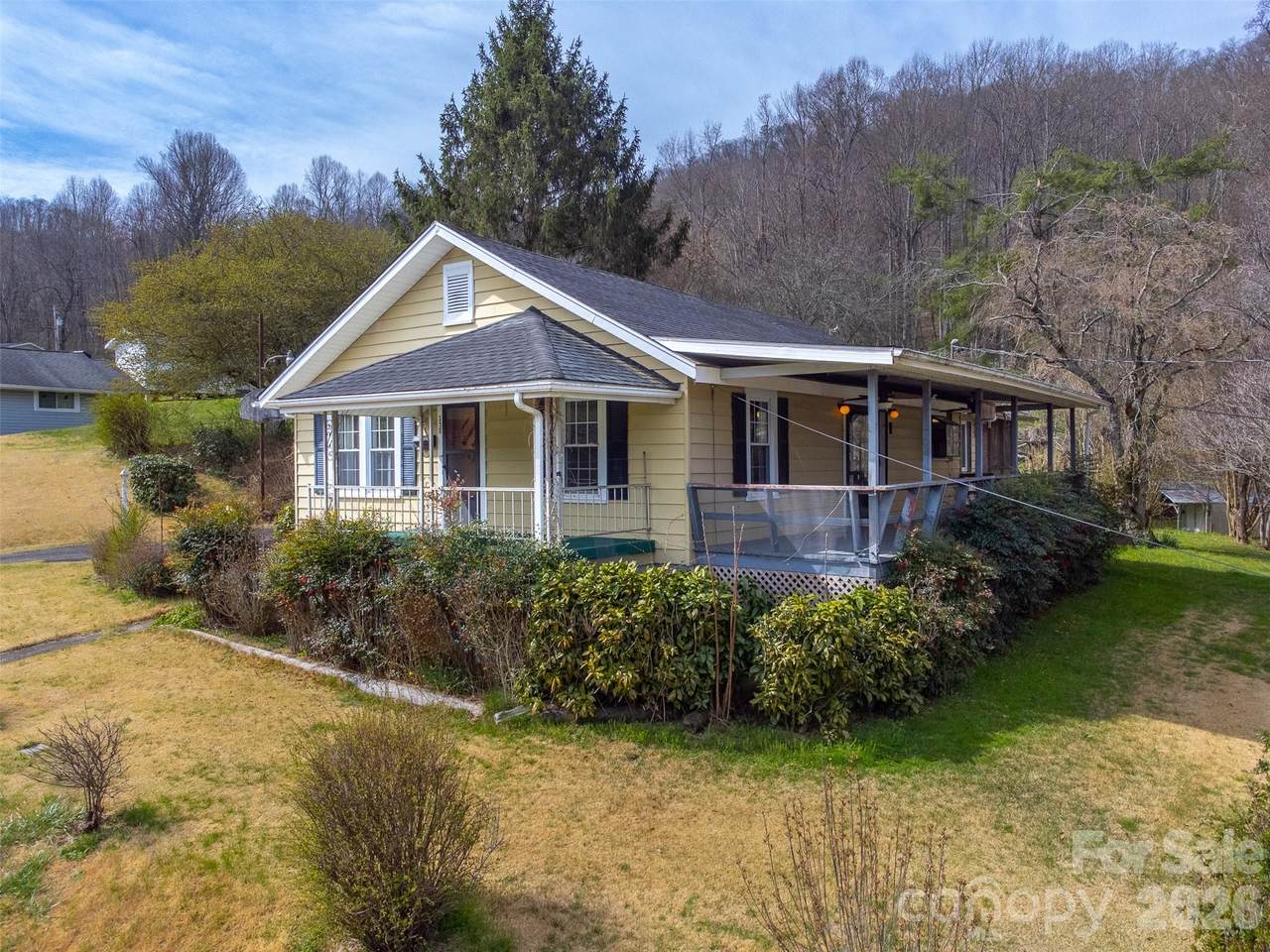 318 Sunrise Park - Photo 1