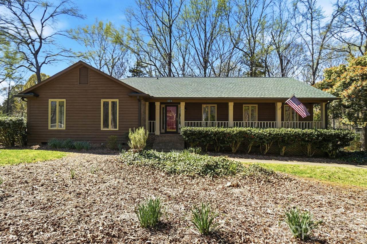 534 Aldeborough Lane - Photo 1