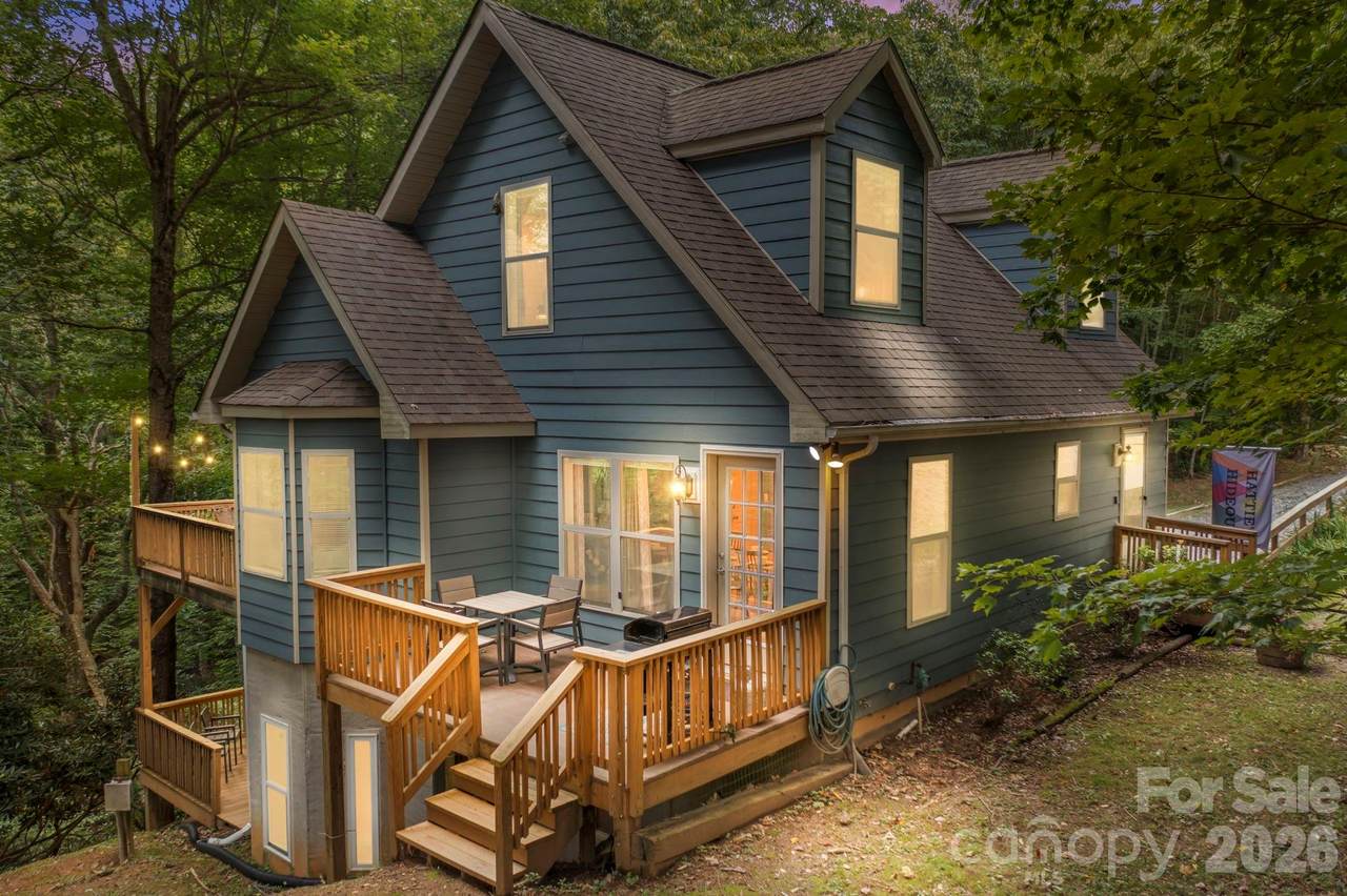 132 Heather Lane - Photo 1