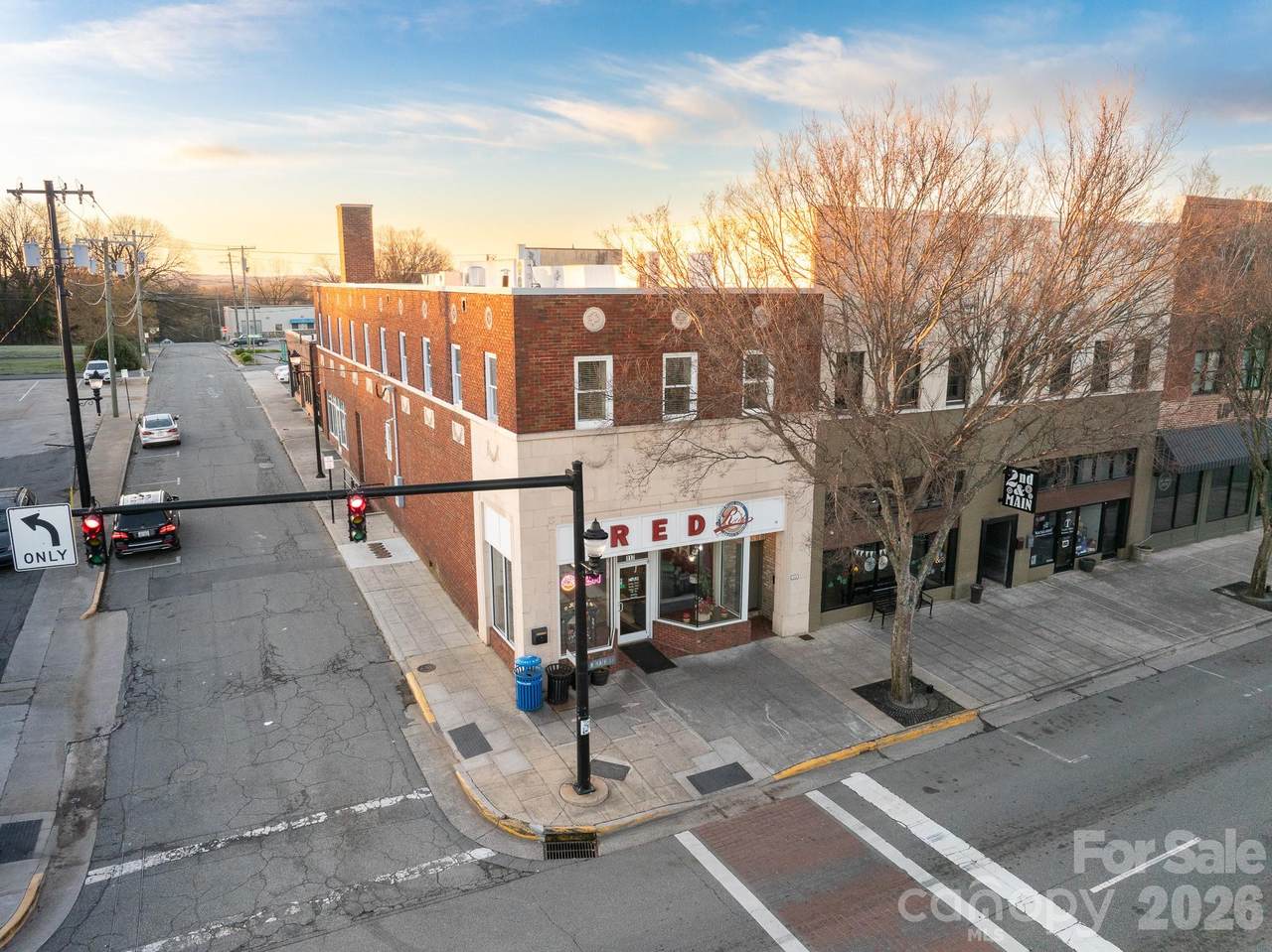 121 Main Street - Photo 1