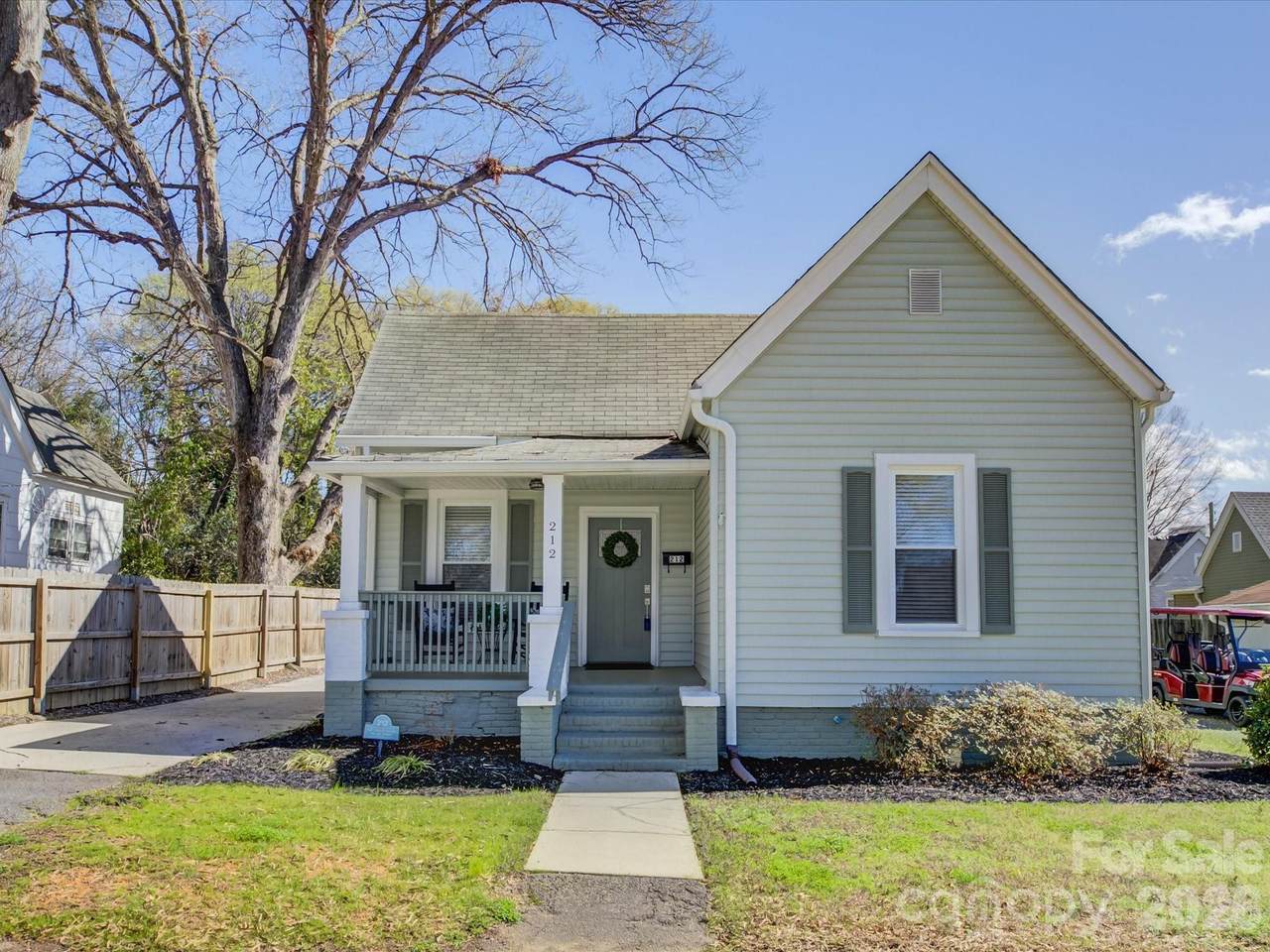 212 Lee Street - Photo 1