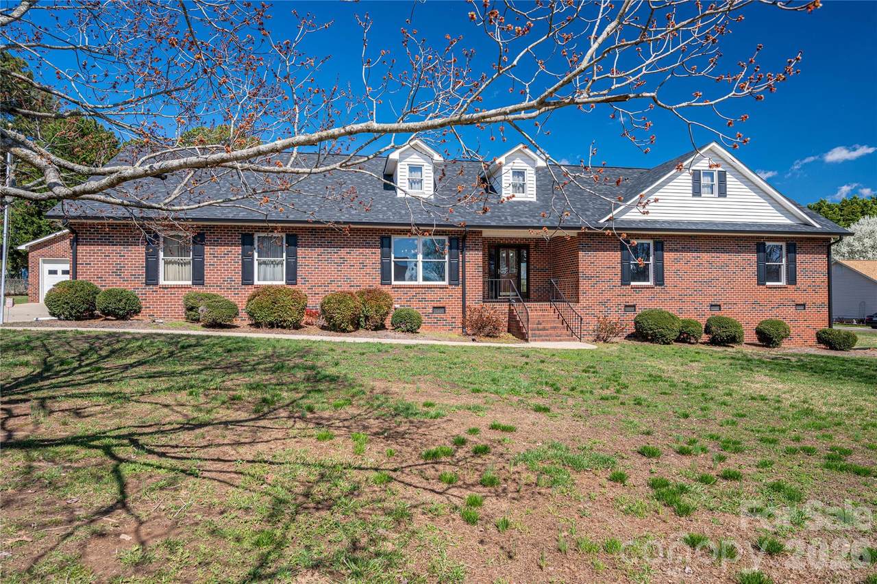 2515 Myra Lane - Photo 1