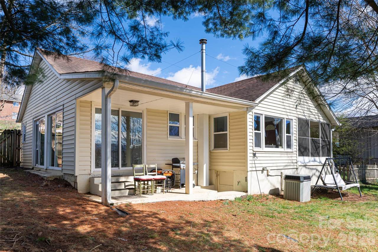 203 Pine Street - Photo 1