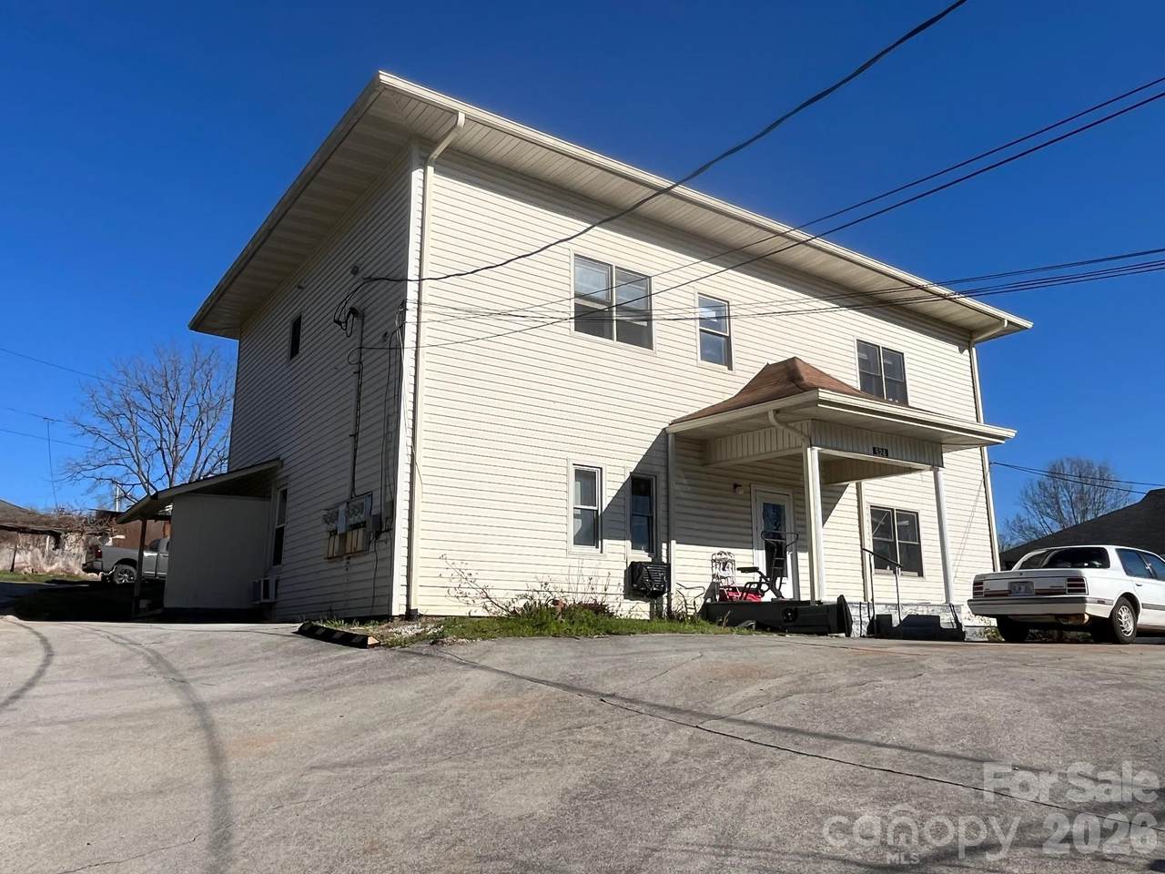 524 Baldwin Avenue - Photo 1