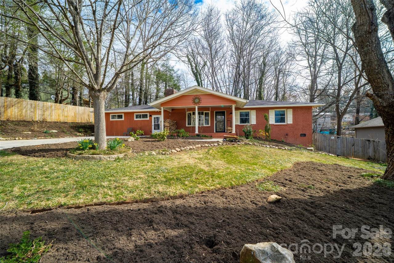 131 Locust Court - Photo 1