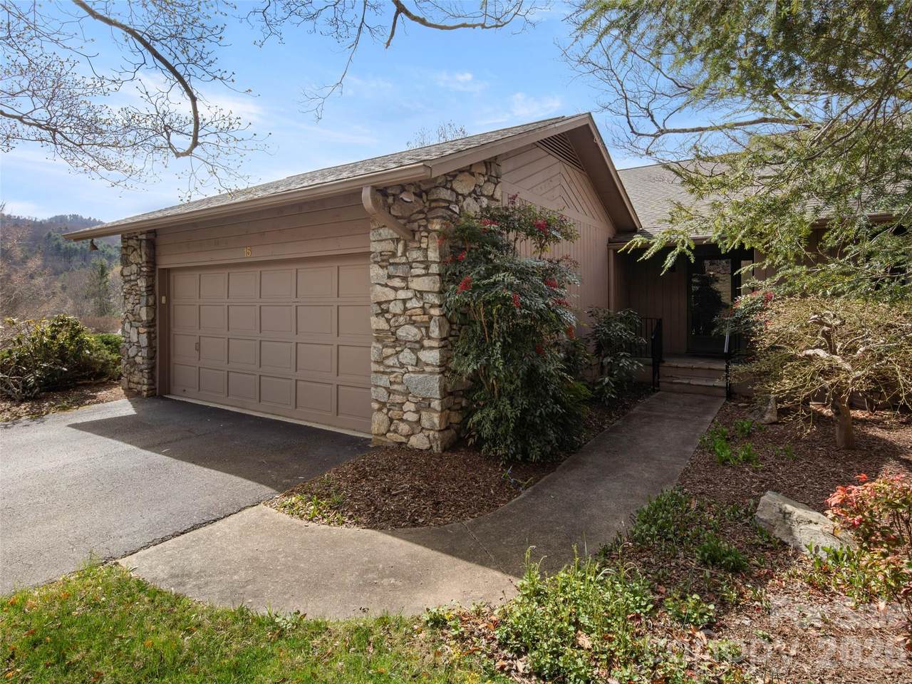 15 Ridge Terrace - Photo 1