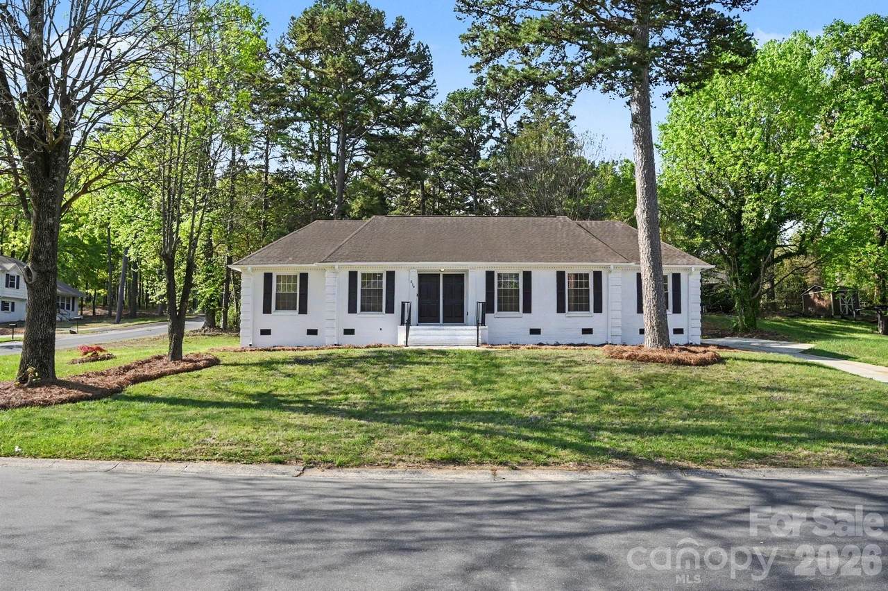 834 Braxfield Drive - Photo 1