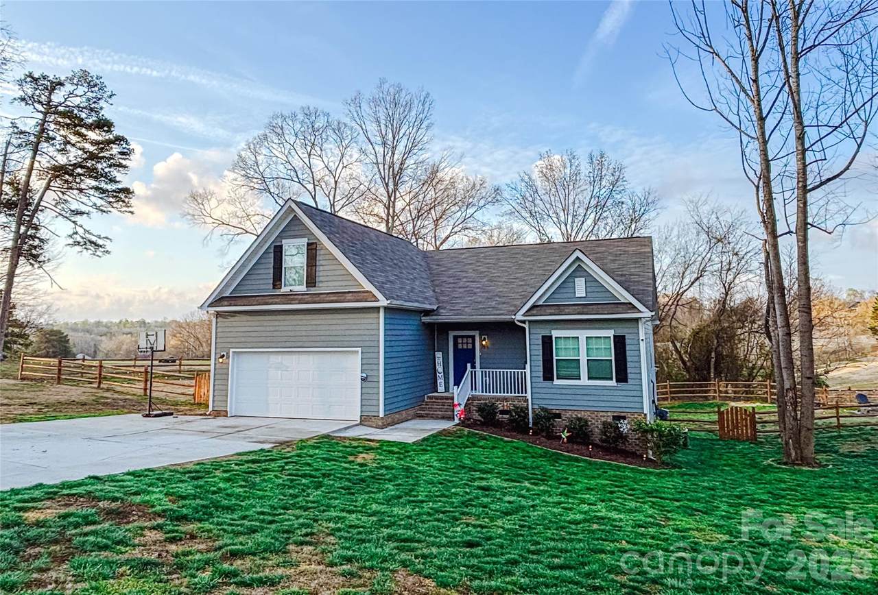 104 Preston Trail - Photo 1