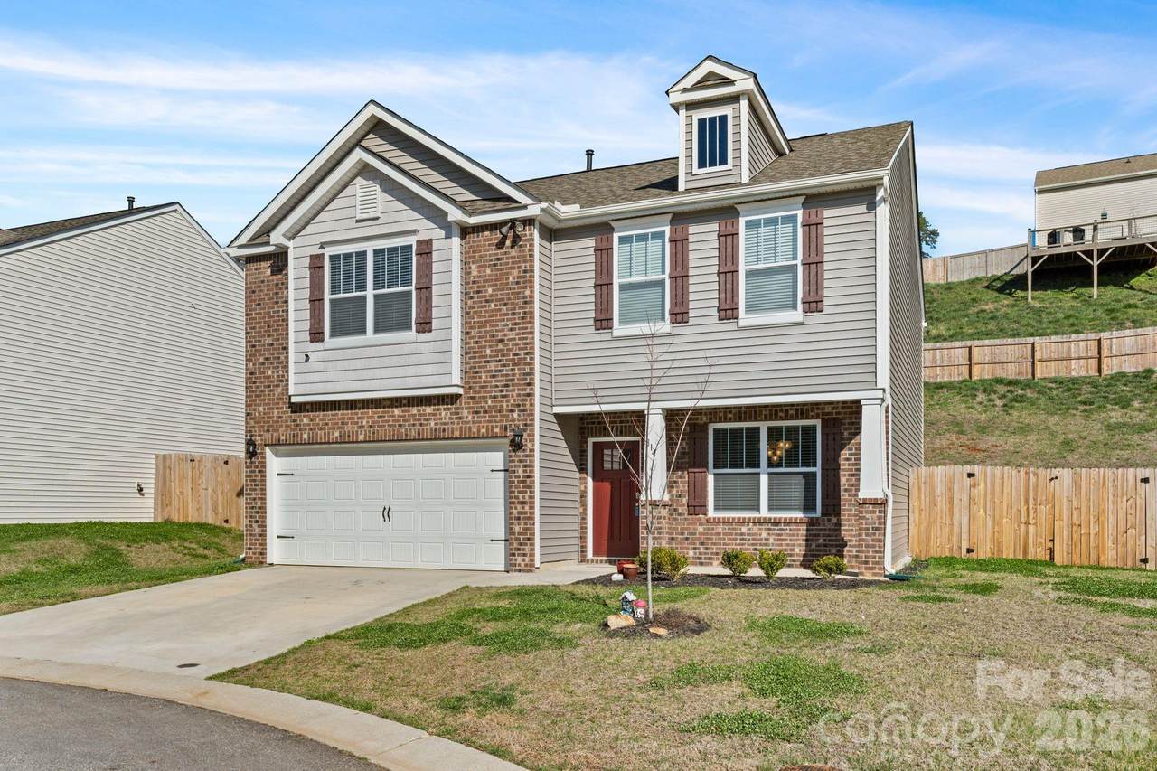 814 Monterey Court - Photo 1