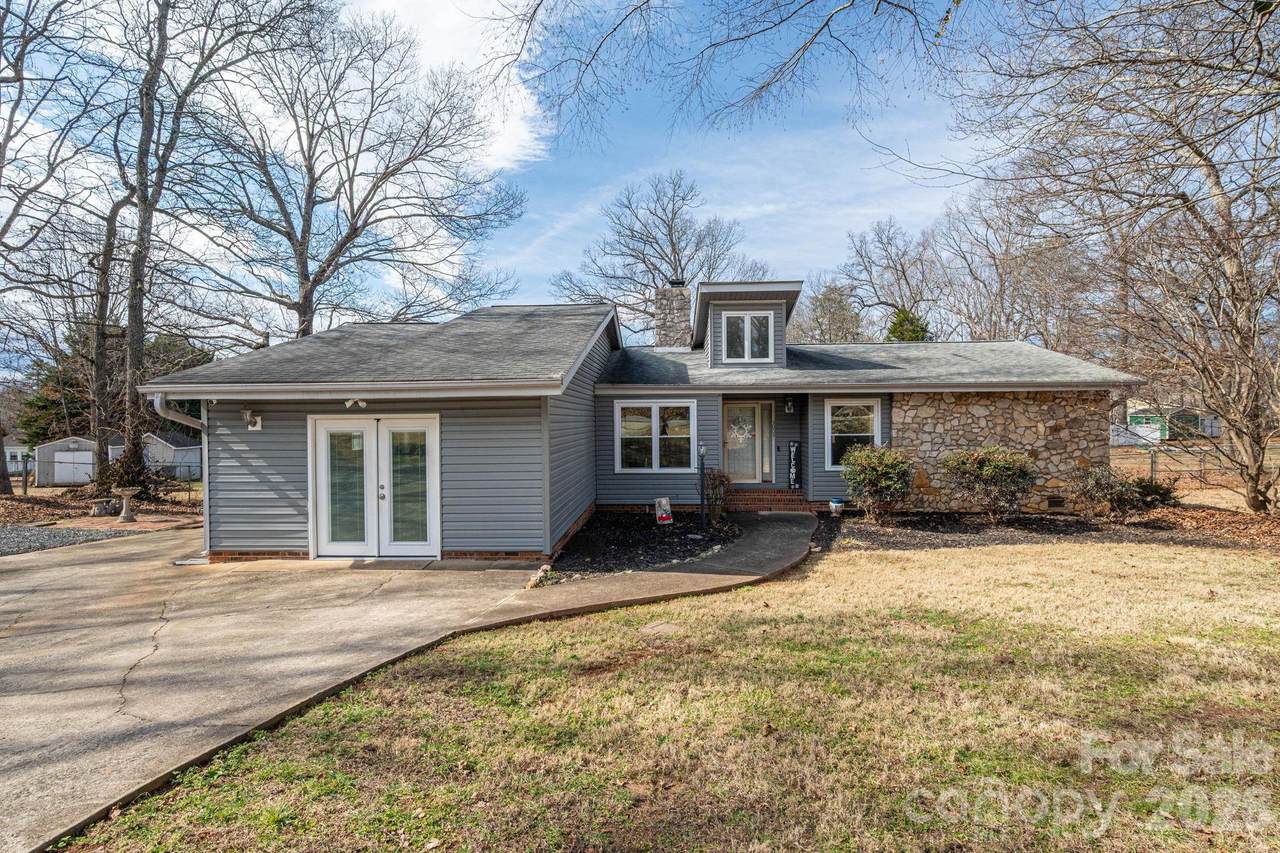 3005 Irish Street - Photo 1