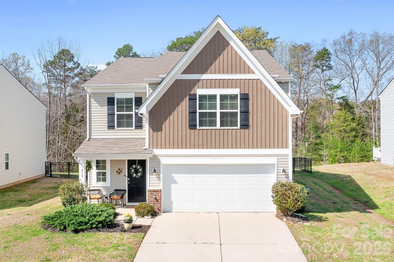 210 Silver Oak Circle - Photo 1