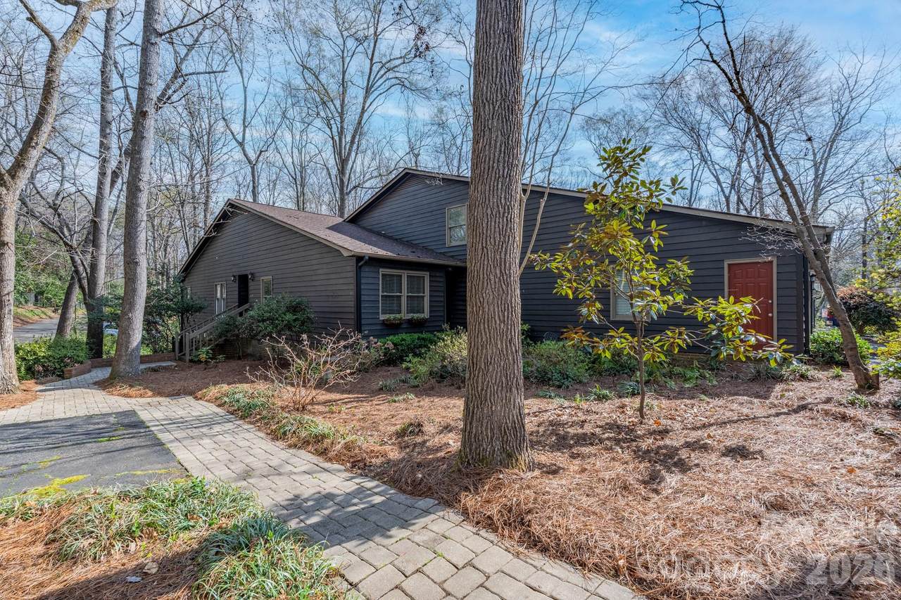838 Bridgewood Drive - Photo 1
