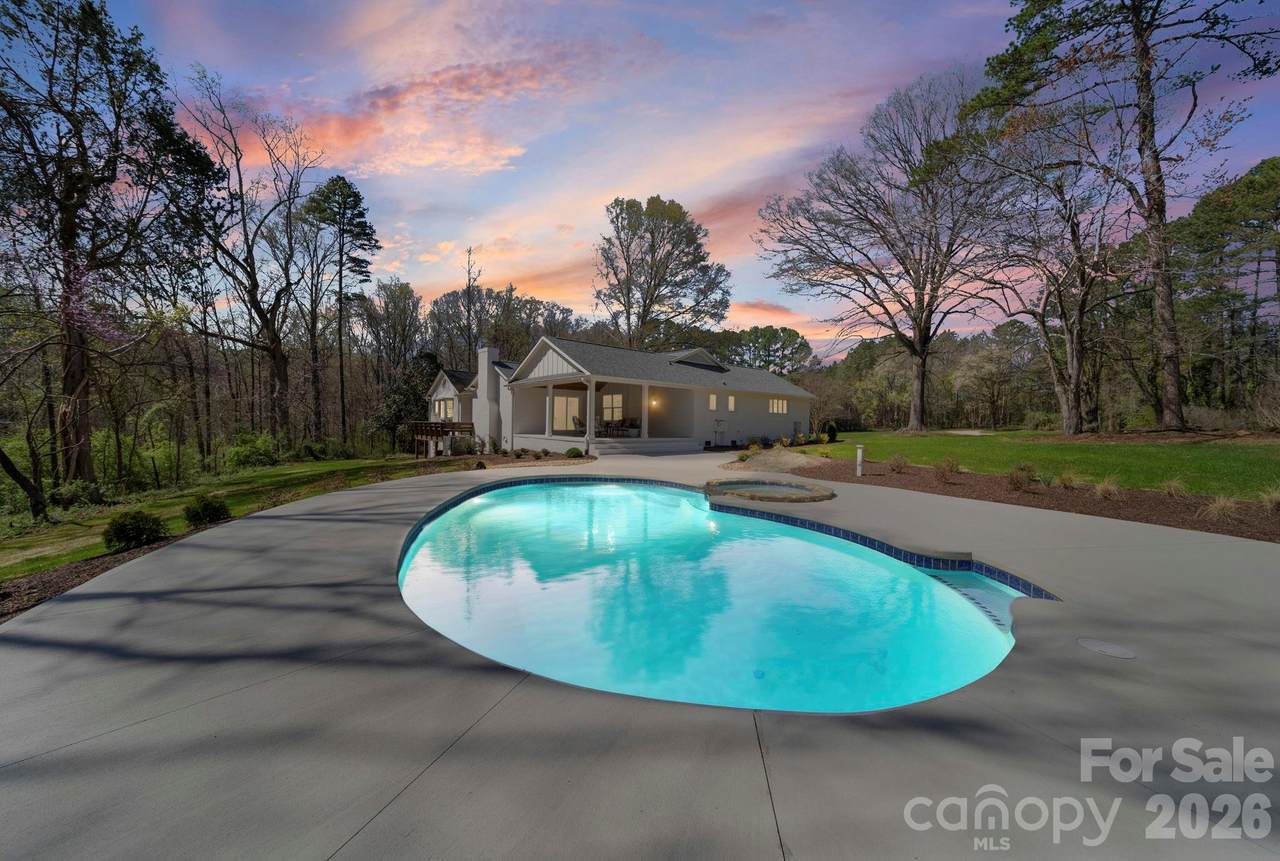 913 Kelly Road - Photo 1