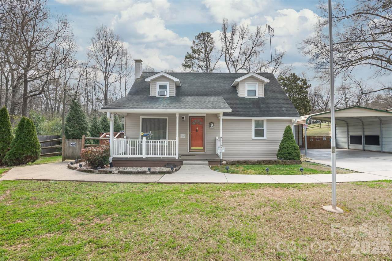 1411 Hensley Road - Photo 1