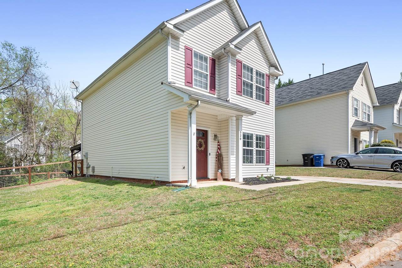 520 Iredell Avenue - Photo 1