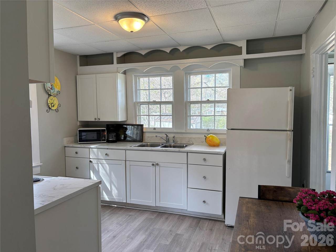 214 Maine Avenue - Photo 1