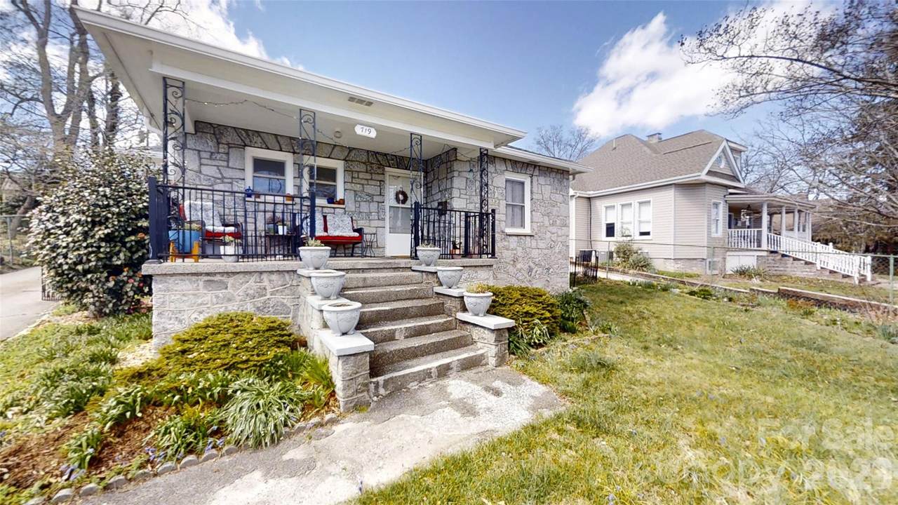 719 Oakland Street - Photo 1
