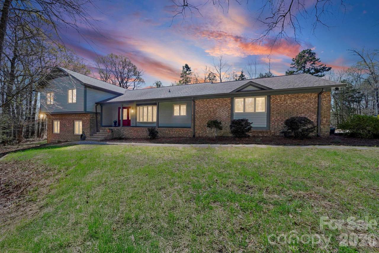 208 Falcon Drive - Photo 1