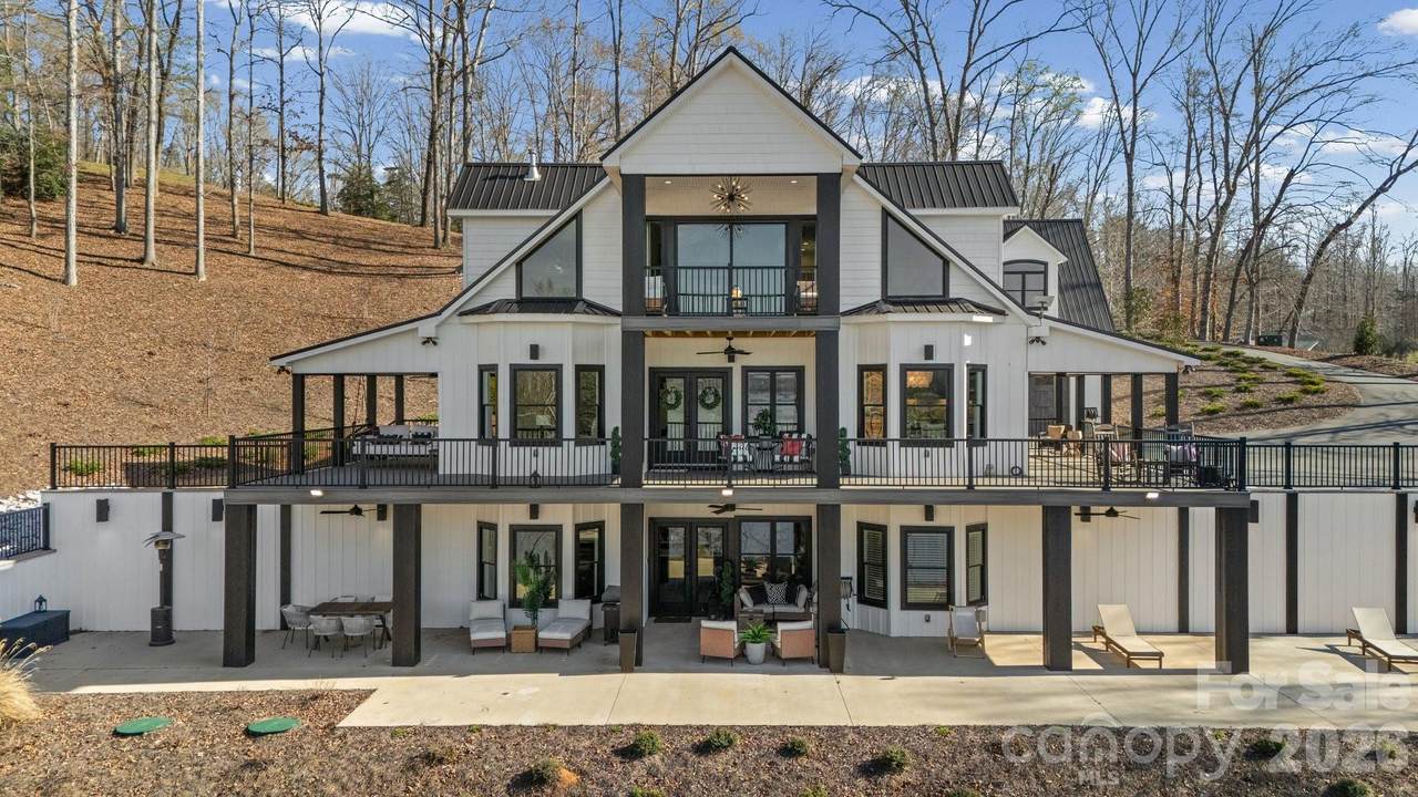 587 Carolina Drive - Photo 1