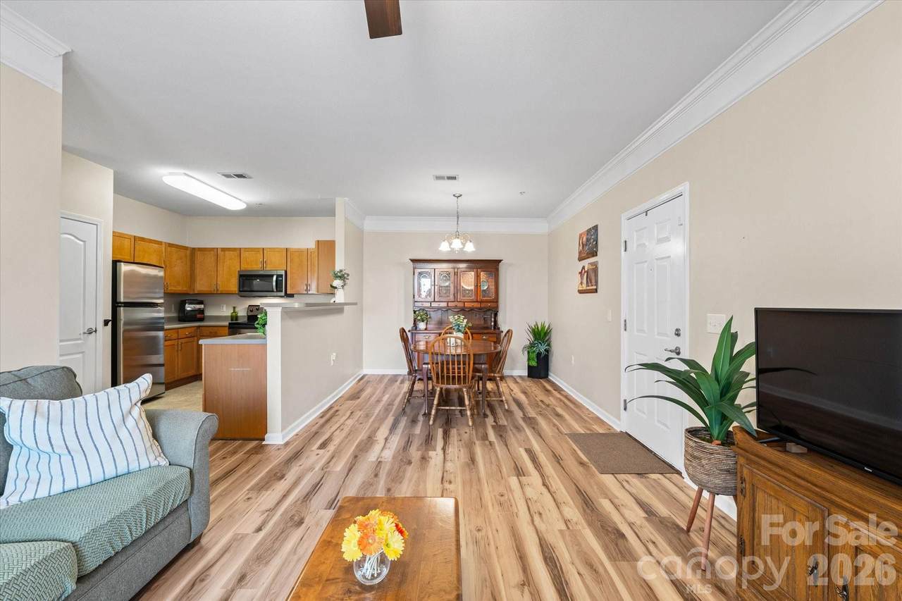 233 Appeldoorn Circle - Photo 1