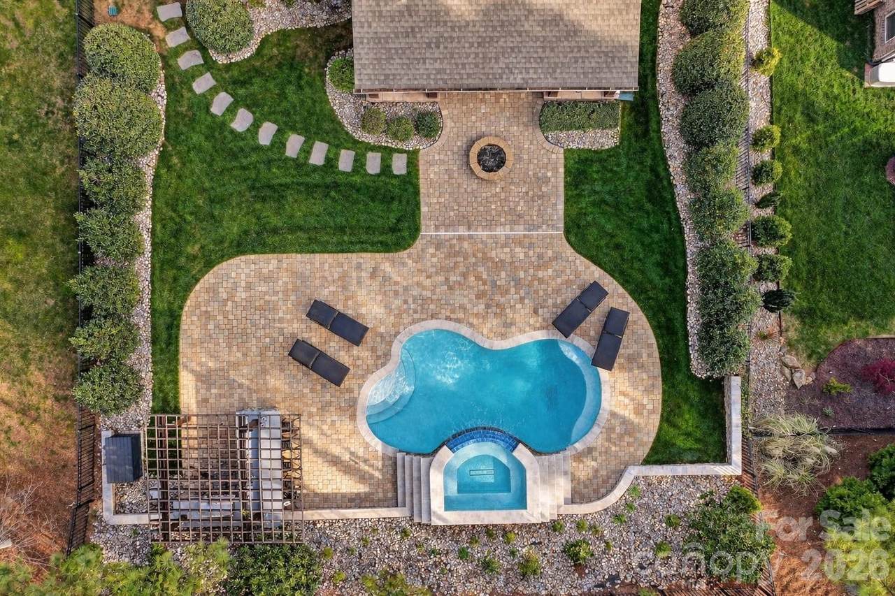 1011 Rock Forest Way - Photo 1