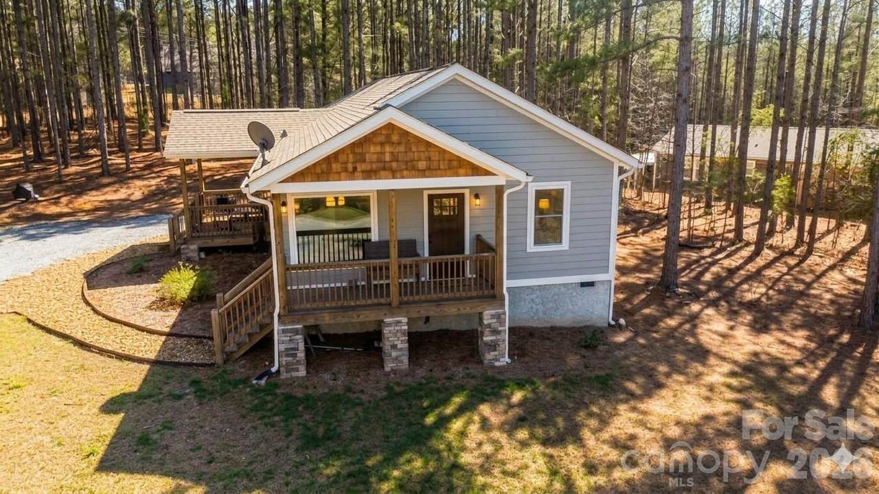 386 Sunset Drive - Photo 1