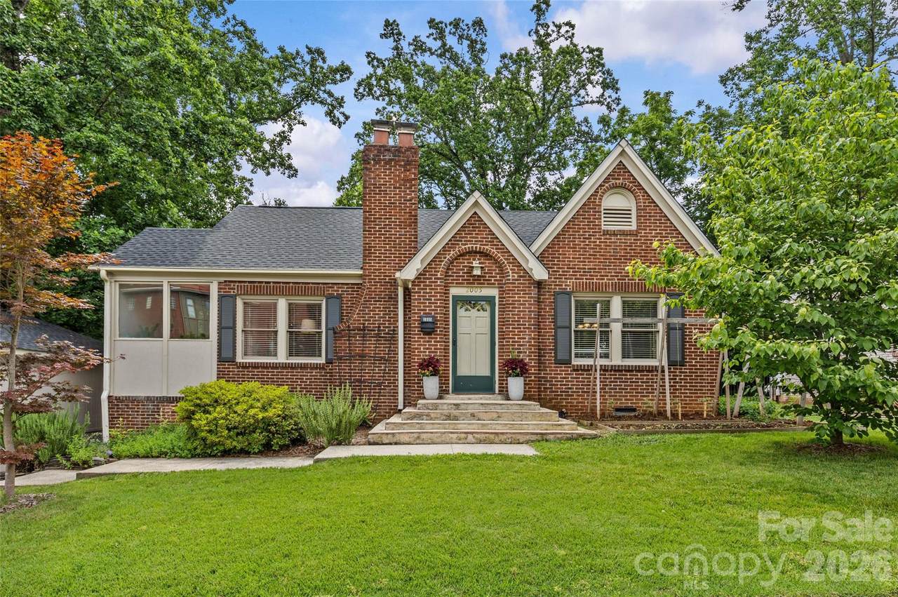 2005 Scott Avenue - Photo 1