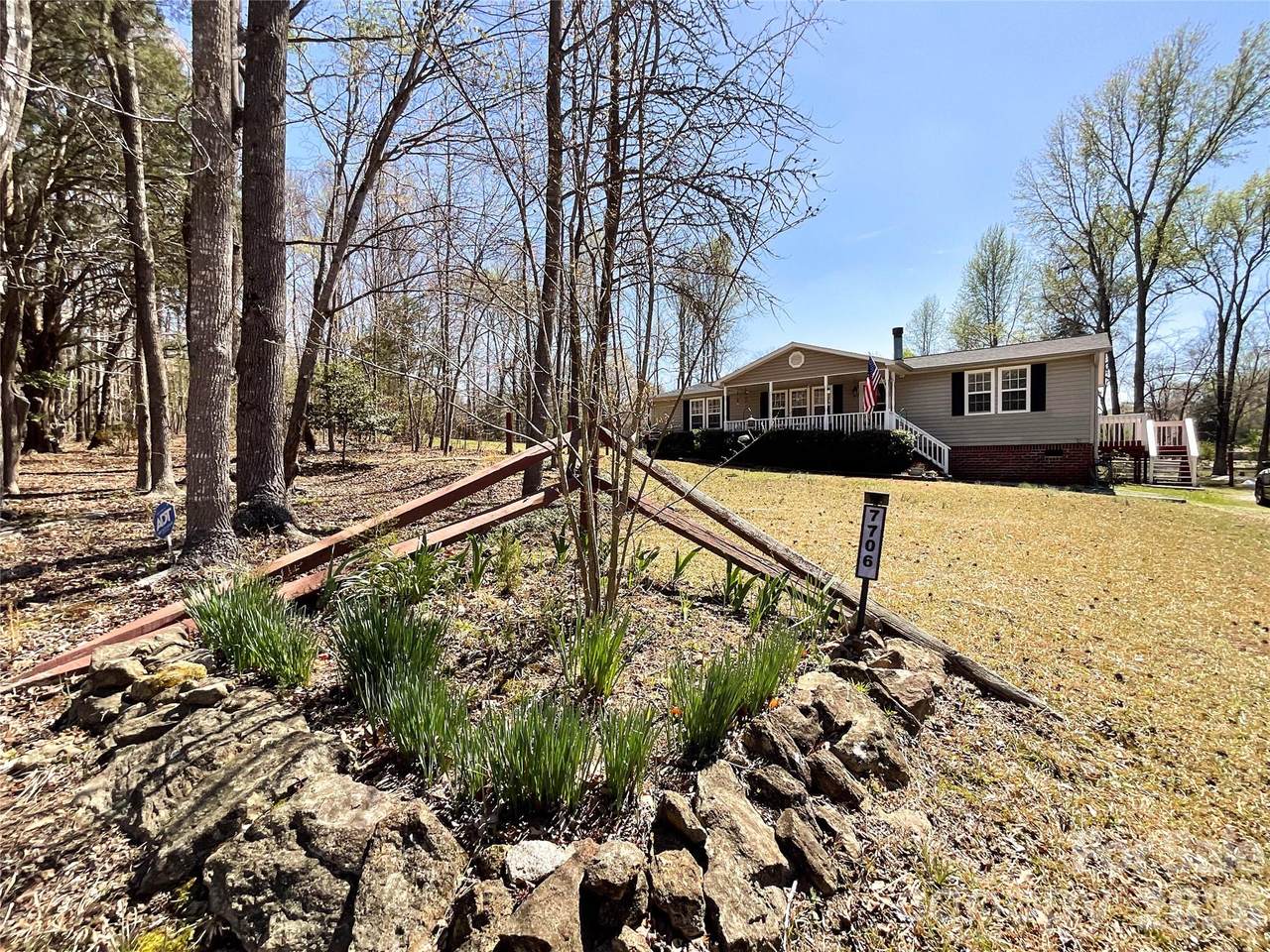 7706 Davis Road - Photo 1