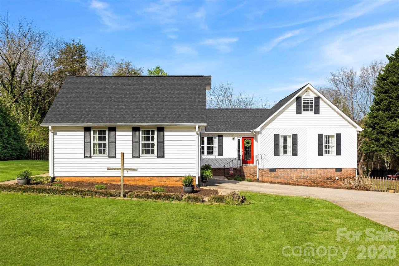123 Chestnut Ridge Road - Photo 1