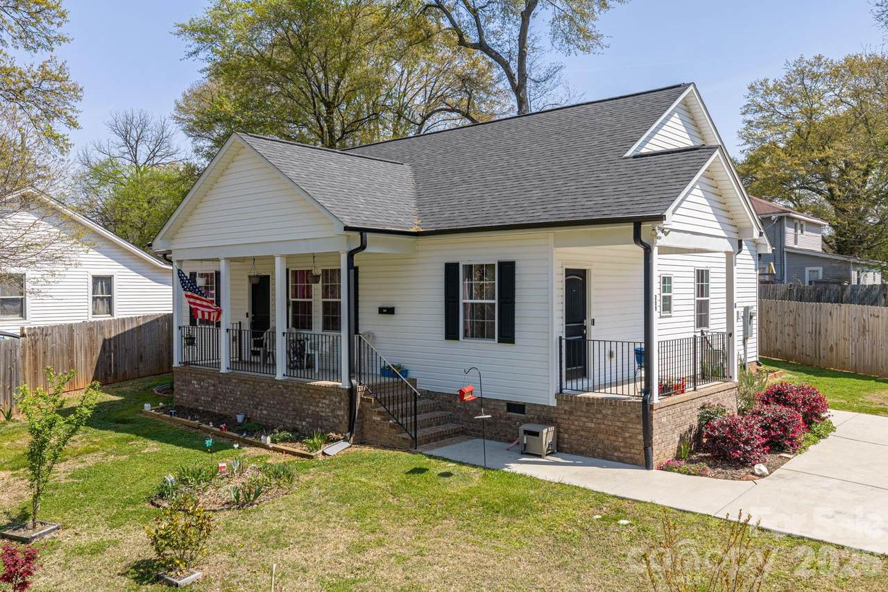 209 Wood Street - Photo 1