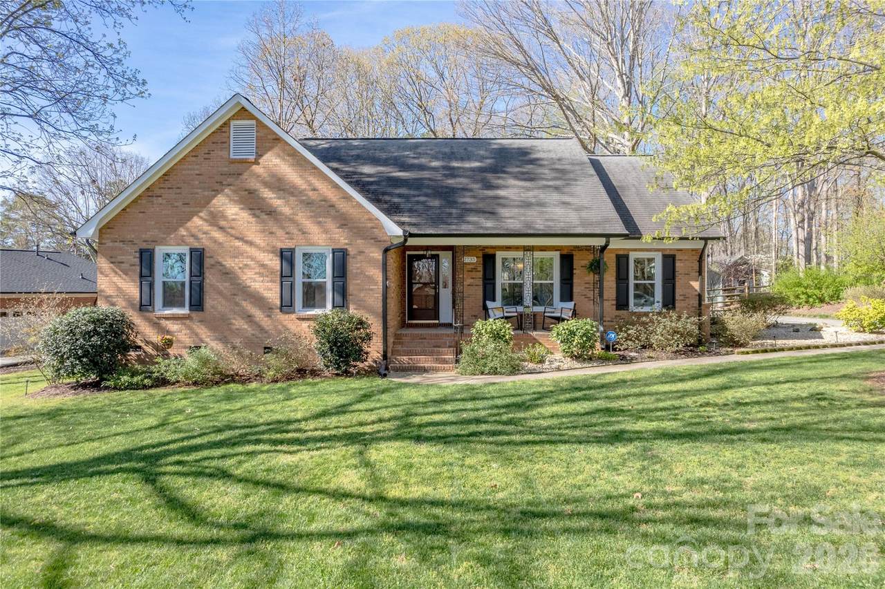 2735 Bent Oak Drive - Photo 1