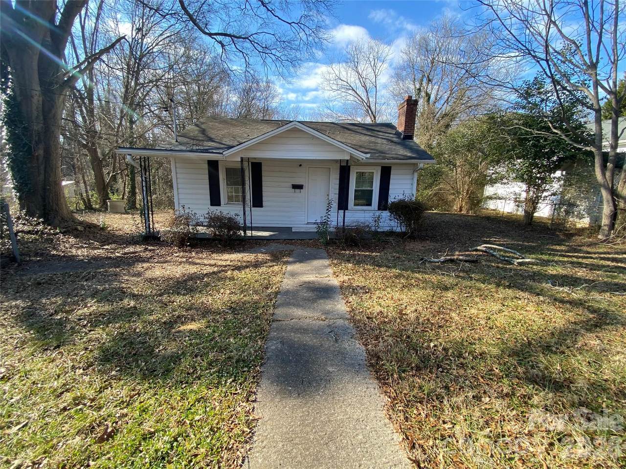 1521 Davidson Avenue - Photo 1