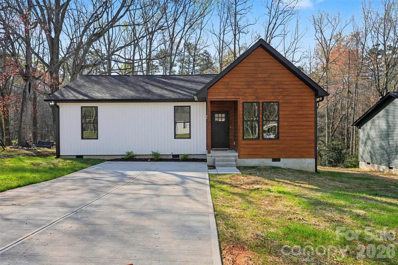 425 Ballard Street - Photo 1