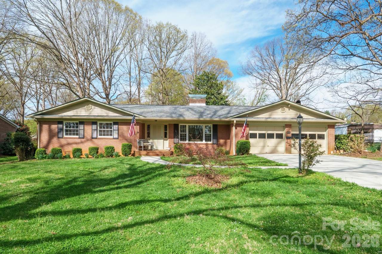 513 2nd Avenue Place - Photo 1