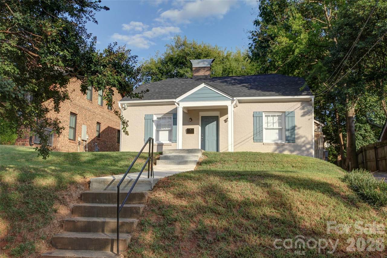 1511 Southwood Avenue - Photo 1