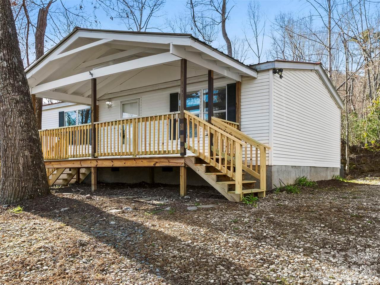 163 Connie Drive - Photo 1