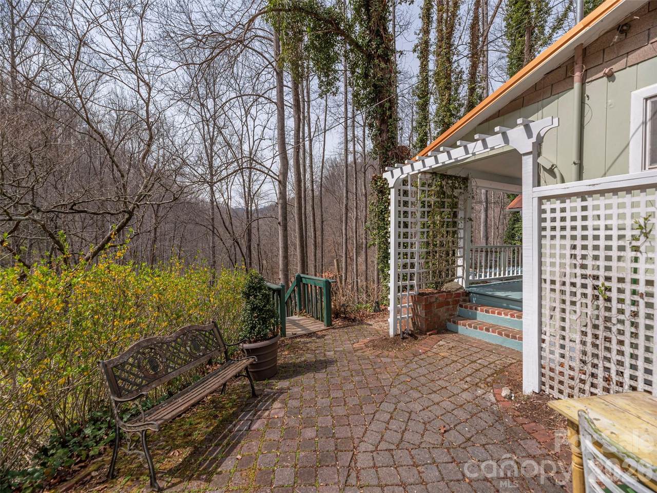 https://bt-photos.global.ssl.fastly.net/cmls/1280_boomver_1_4361794-1.jpg