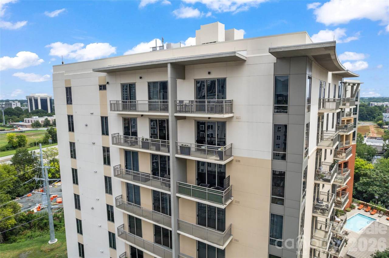 701 Royal Court - Photo 1