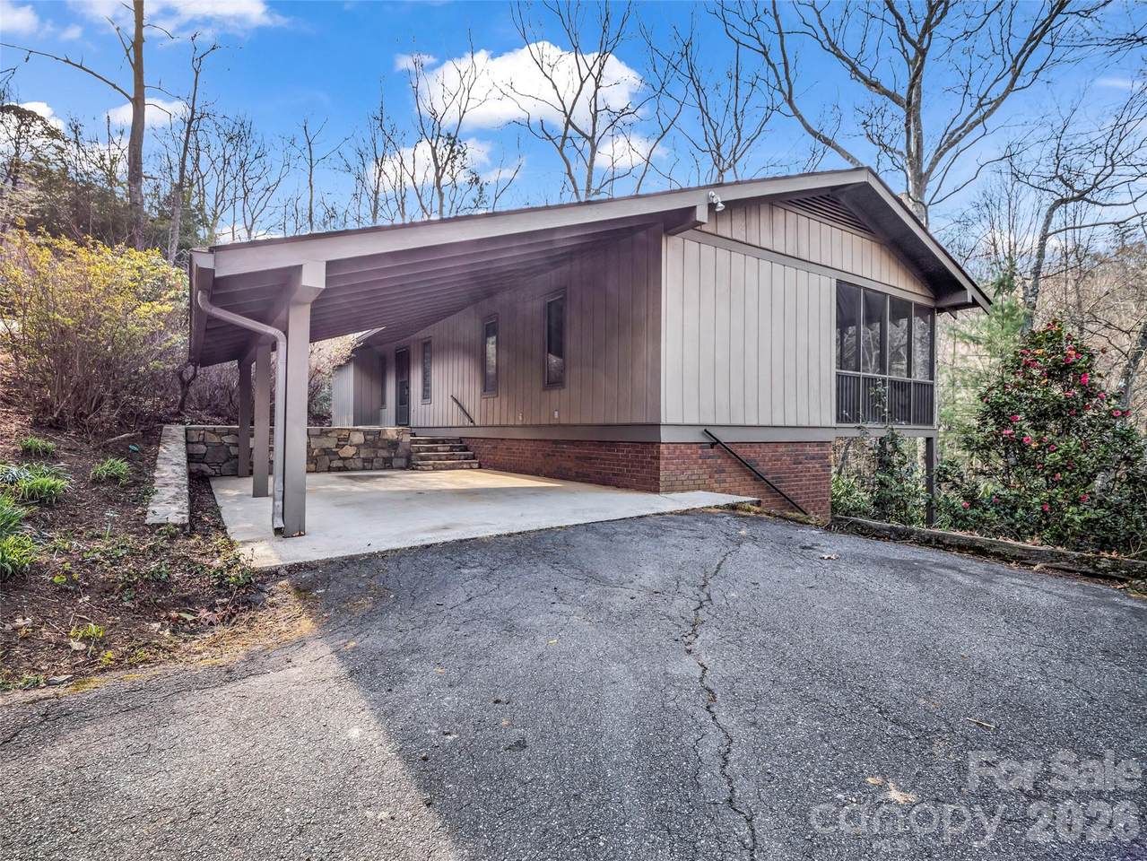 417 Ivy Road - Photo 1