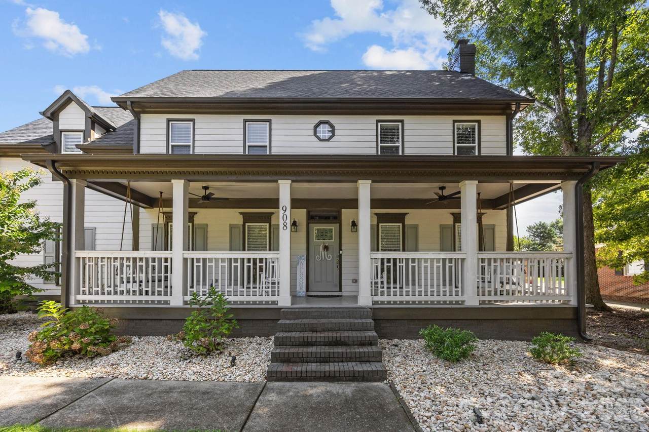 908 Woodhurst Drive - Photo 1