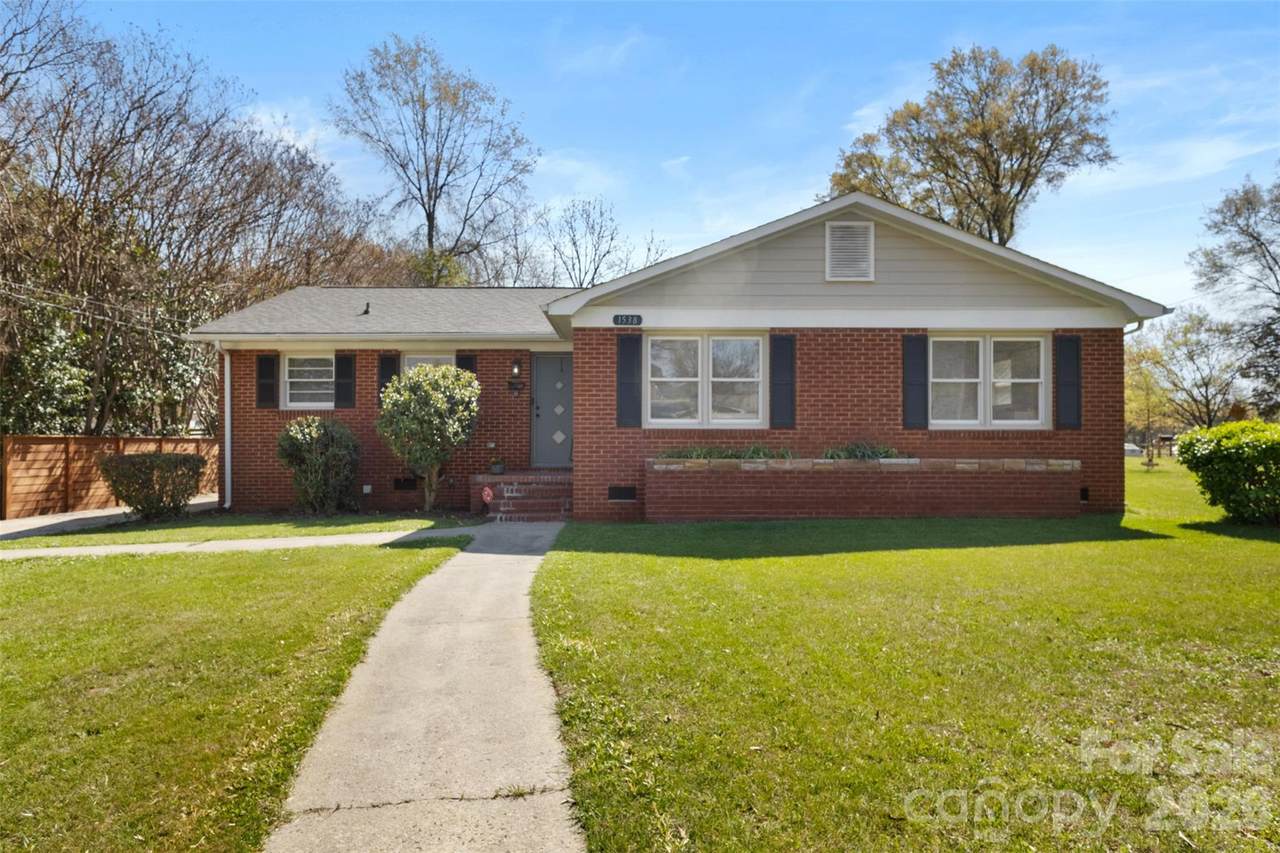 1538 Waddell Street - Photo 1