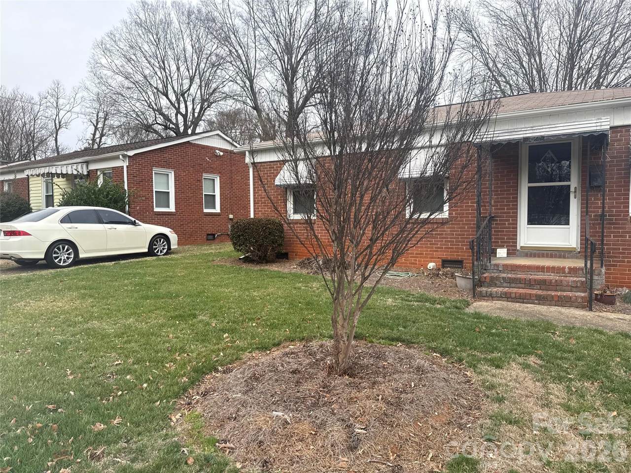 2912 Coronet Way - Photo 1