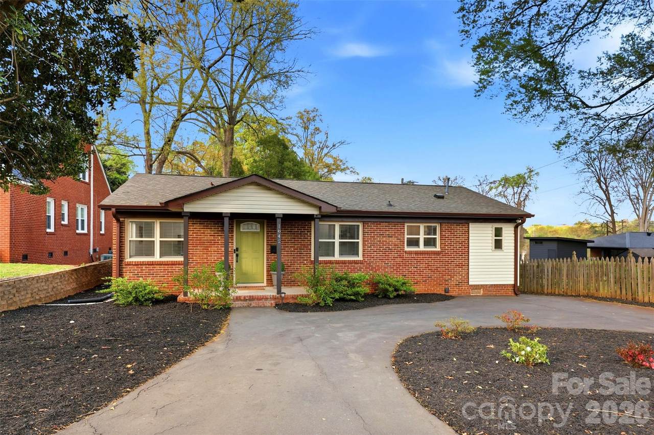 1642 Washington Avenue - Photo 1
