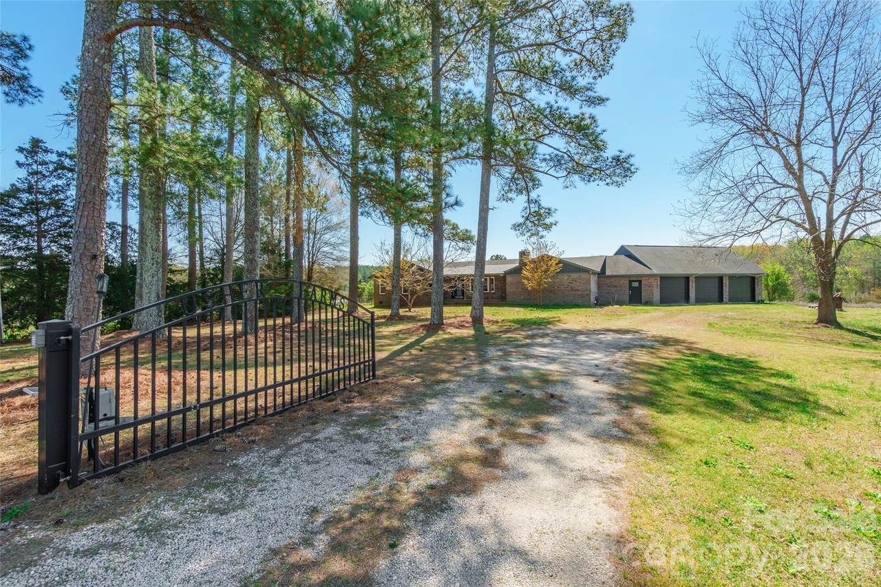 2248 Willie Usher Road - Photo 1